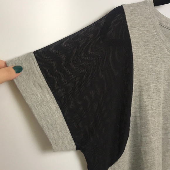 NWT Reebok Move Boxy Grey Training Tee - Picture 3 of 5